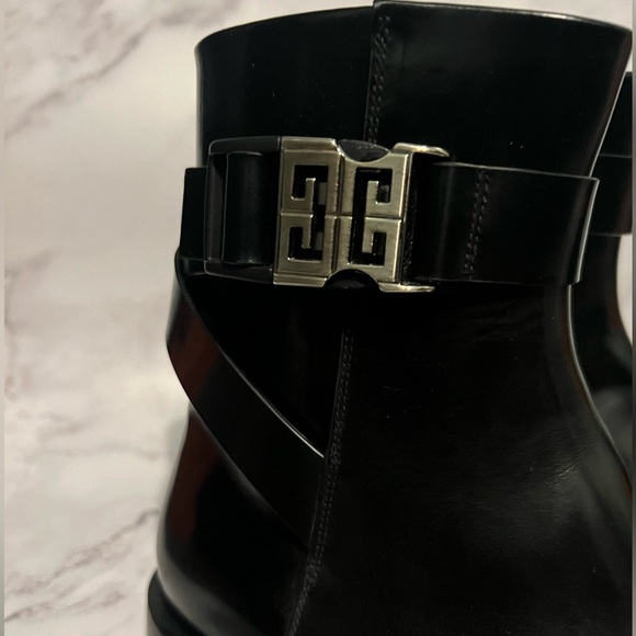 Gevinchy Black Squared Buckle Ankle Boots - Picture 2 of 10